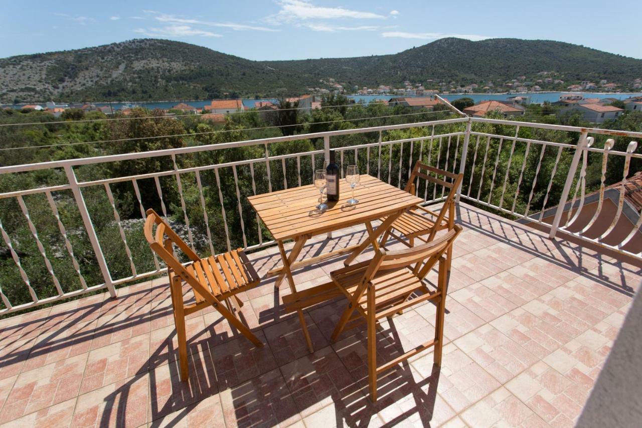 Apartman Paula 1 Apartment Vinisce Bagian luar foto