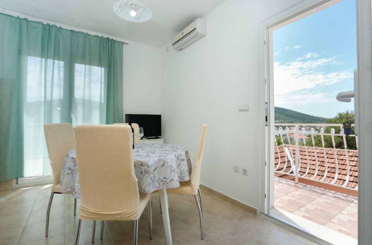 Apartman Paula 1 Apartment Vinisce Bagian luar foto