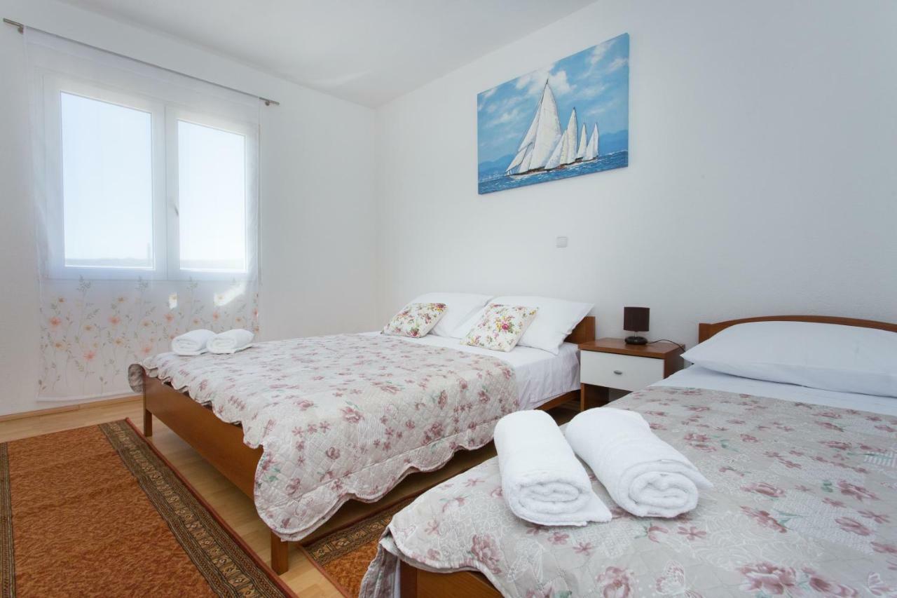 Apartman Paula 1 Apartment Vinisce Bagian luar foto