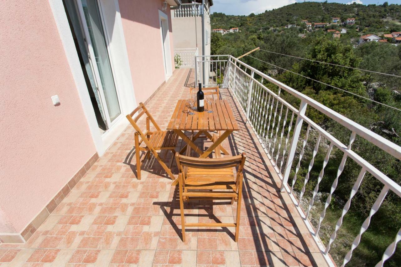 Apartman Paula 1 Apartment Vinisce Bagian luar foto