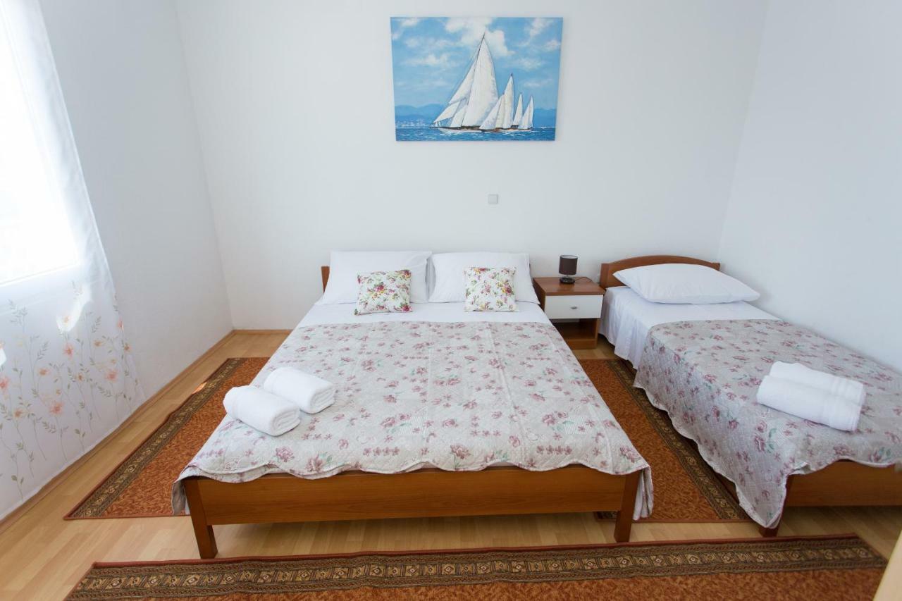 Apartman Paula 1 Apartment Vinisce Bagian luar foto