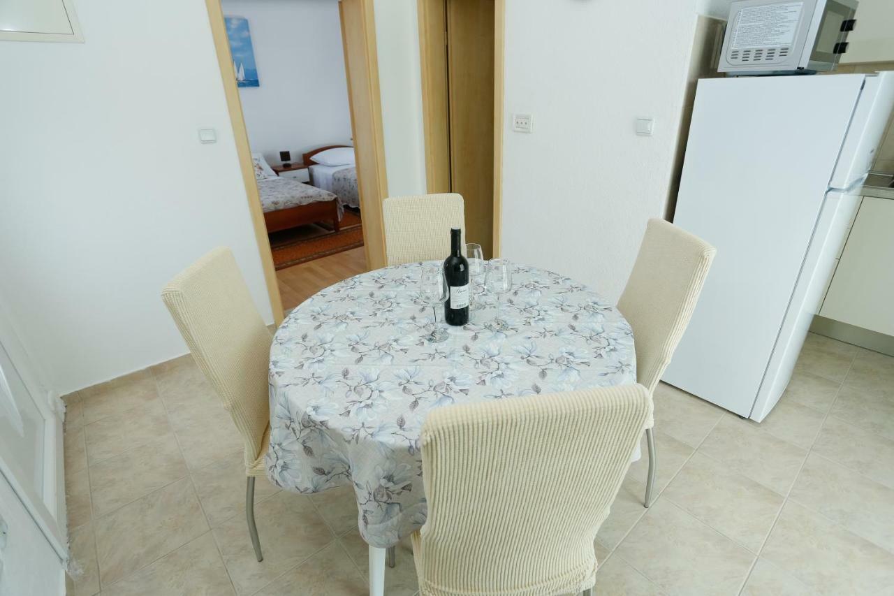Apartman Paula 1 Apartment Vinisce Bagian luar foto