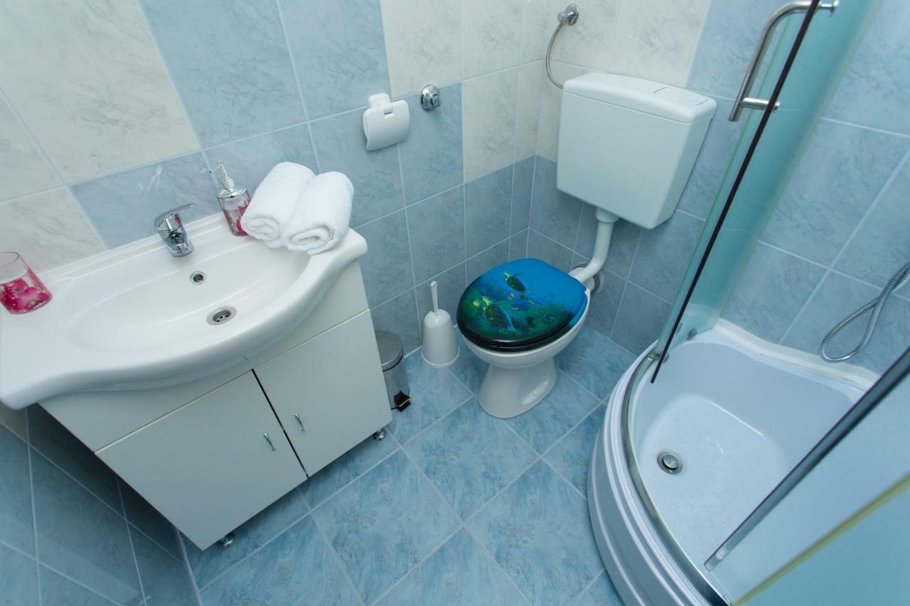 Apartman Paula 1 Apartment Vinisce Bagian luar foto